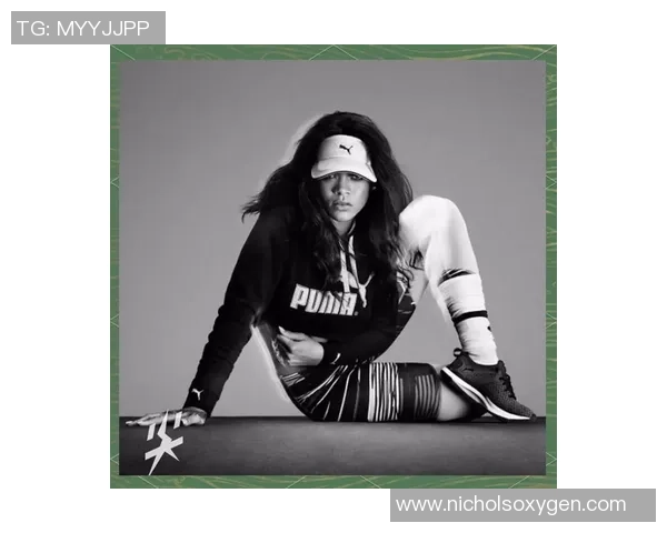 足球明星时尚新风潮卫衣搭配引领潮流运动与休闲完美结合